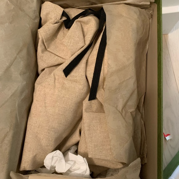 Brand new authentic Gucci sandals - Picture 3 of 9